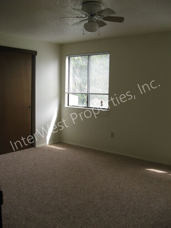 Building Photo - Ranch-Style Home in Beaverton with Fenced ...