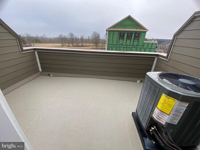 Building Photo - 600 Watermans Dr