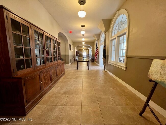 Building Photo - 2525 College St