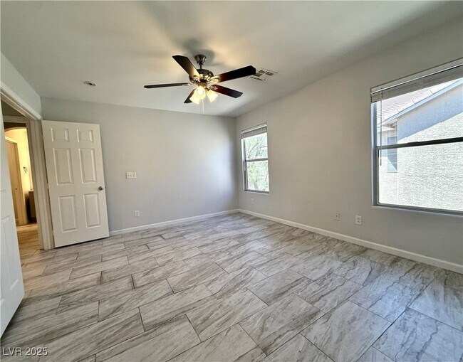 Building Photo - 10274 Missouri Meadows St