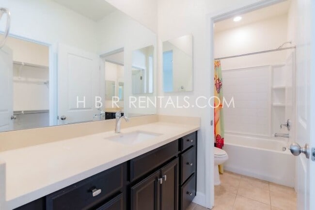 Building Photo - Spacious Elegance: 4-Bedroom with 3.5 Baths in Manteca