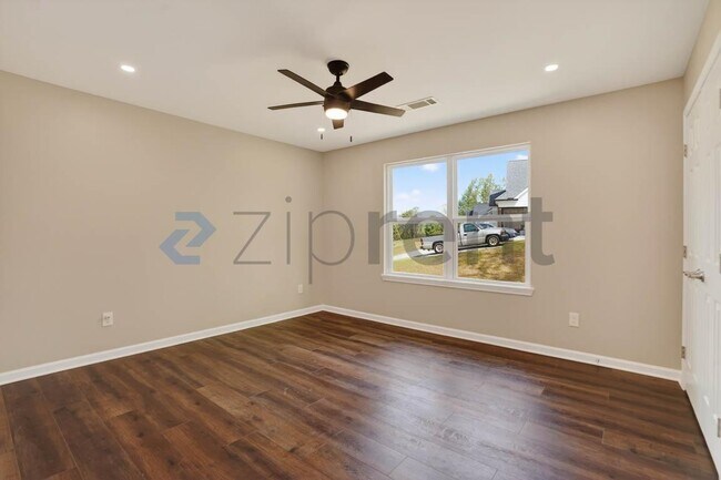 Building Photo - 3271 Cooper Bridge Rd