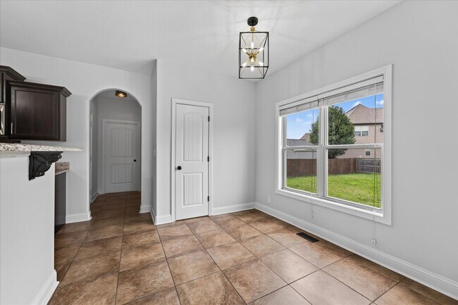 Building Photo - 3710 Windhaven Ct