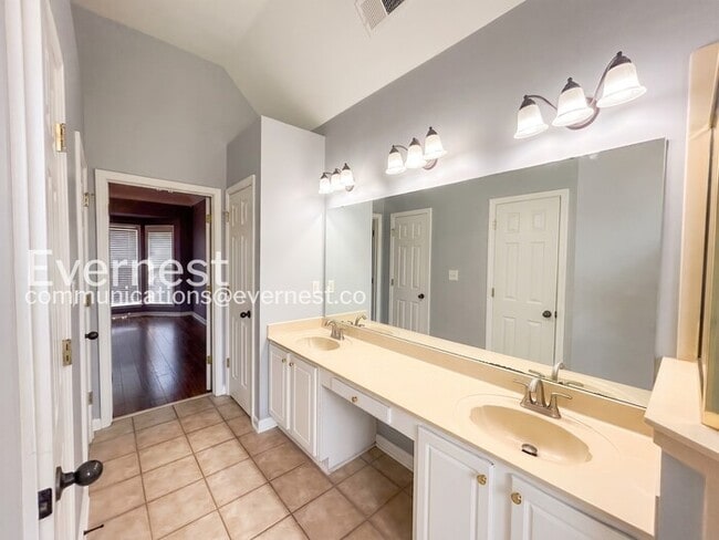 Building Photo - 11168 Arlington Trace Dr