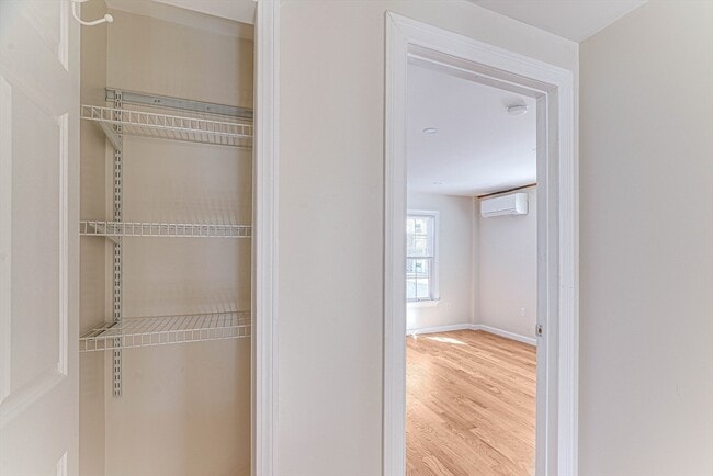 Building Photo - 32 Northey St