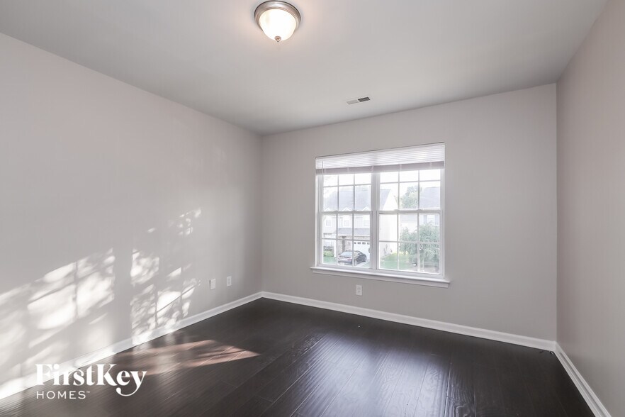 Building Photo - 9326 Longstone Ln