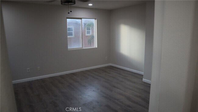 Building Photo - 3722 Almansa Way