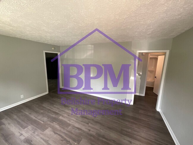 Building Photo - Freshly Updated 3 Bed, 1.5 Bath Home in Cl...