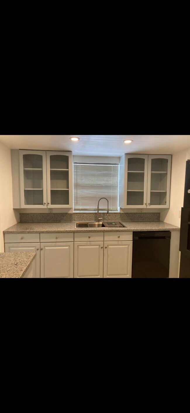 Building Photo - 1243 Kinglet Terrace
