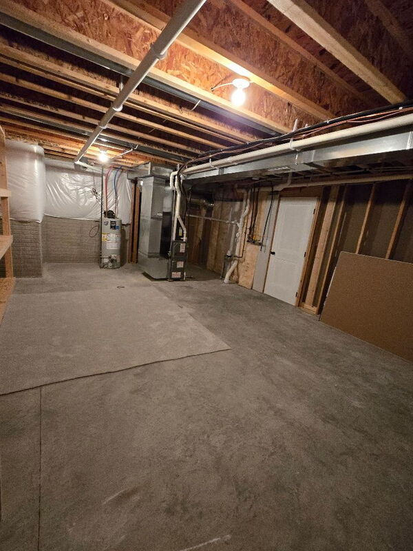 Building Photo - 300 SE Red Fern Dr