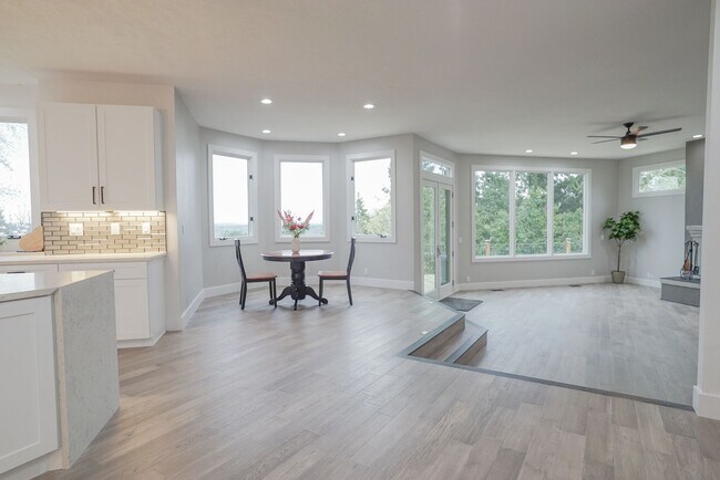 Building Photo - Pete’s Mountain Estate with Mountain Views