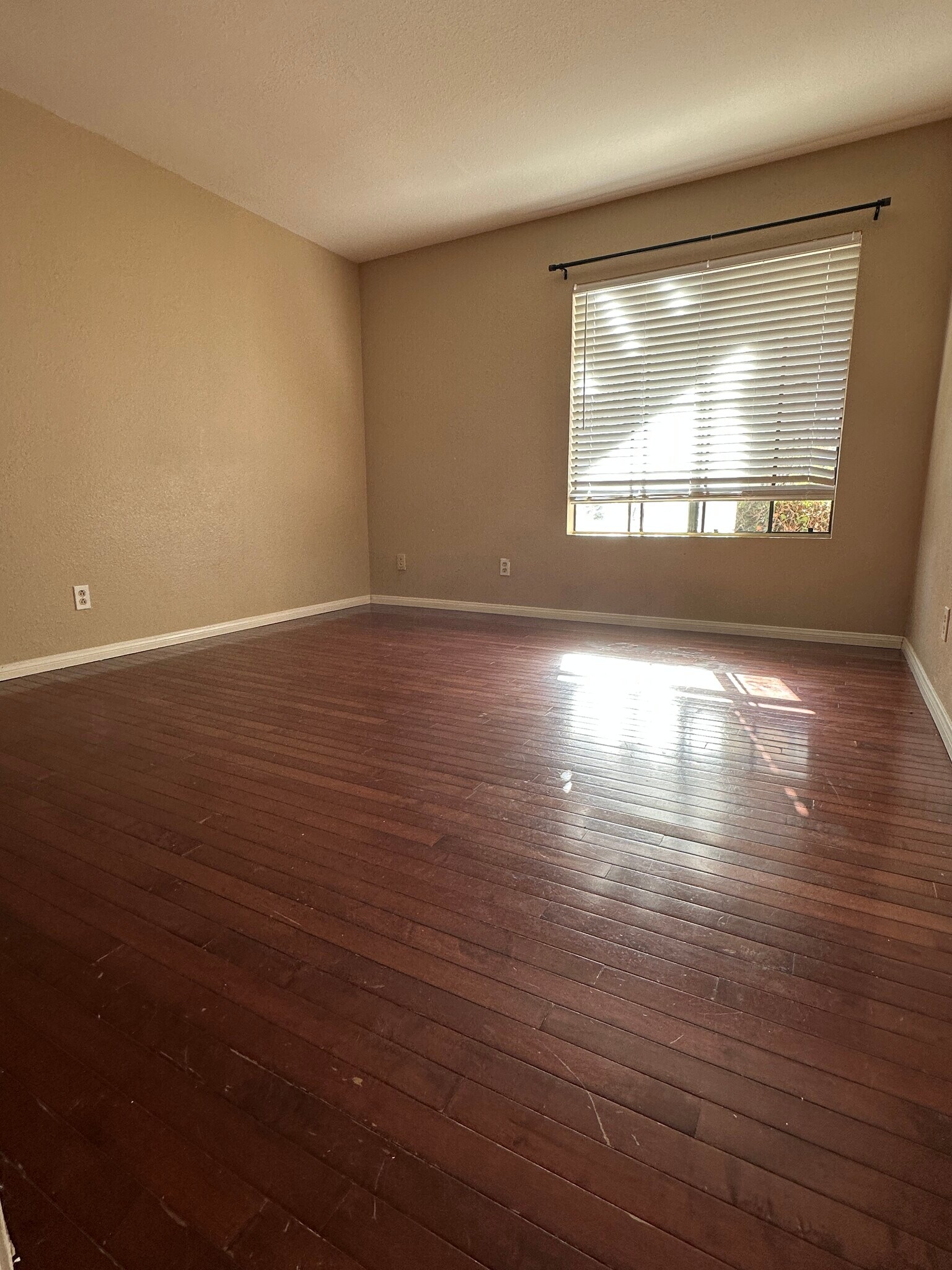 Building Photo - 10970 Summerdale Way