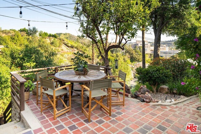 Building Photo - 755 Luton Dr
