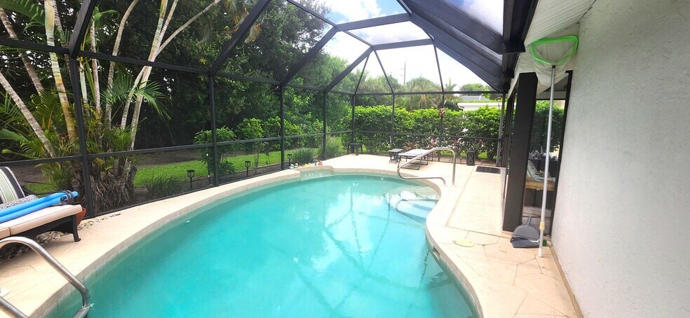 Building Photo - 425 Fox Den Cir