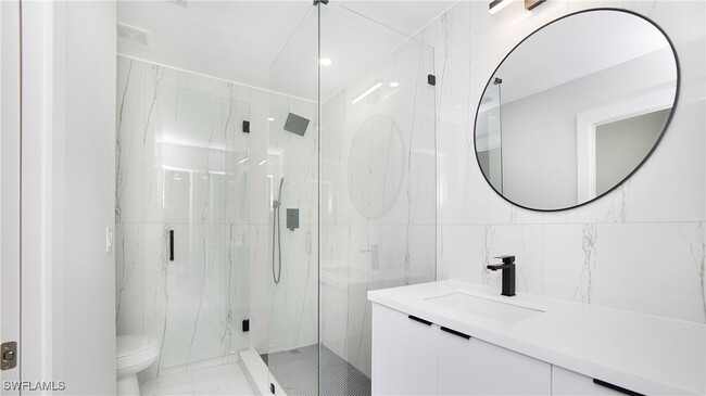 Building Photo - 9002 Somerset Ln