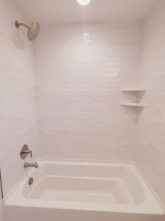 Building Photo - Luxury Downtown Townhome