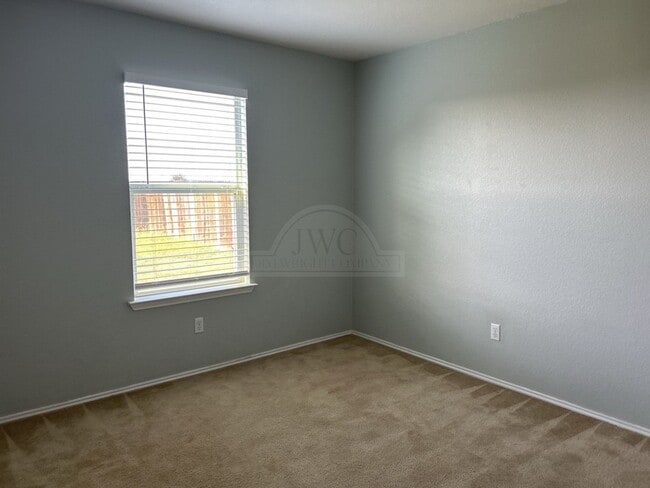 Building Photo - 204 W Gemini Ln
