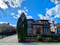 Building Photo - 1052 Margret St