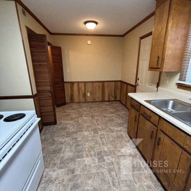 Building Photo - 120 New Prospect Church Rd