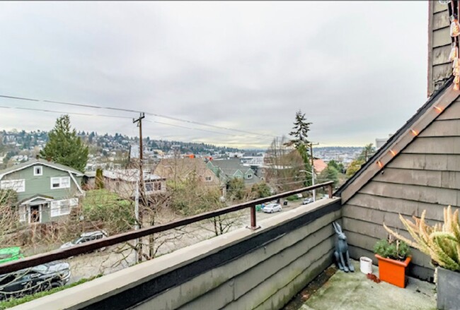 Building Photo - Desiree Condominiums ~ Queen Anne