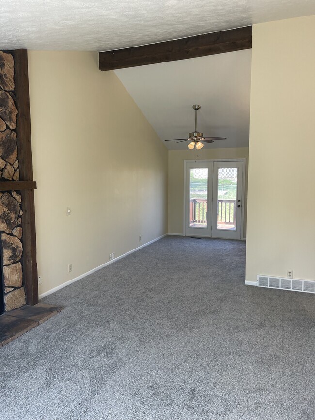 Building Photo - 406 Laredo Rd