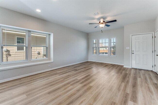 Building Photo - 221 Duck Creek Trail