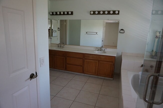 Building Photo - 22116 Richford Dr