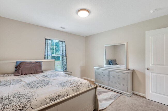 Building Photo - AVAILABLE MID-APRIL 2026! (Pet Friendly)