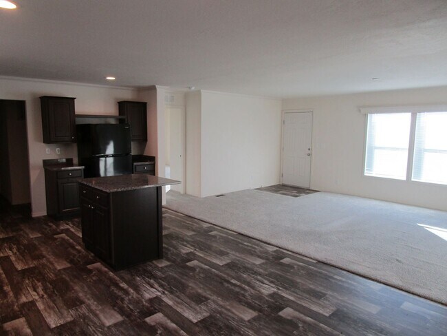 Building Photo - Newer Spacious Home in Ochoco West Subdivision - Available Soon!