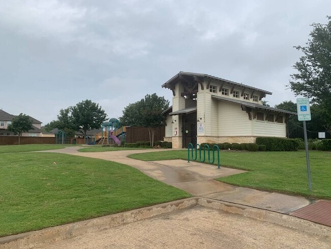 Building Photo - 15428 Adlong Dr