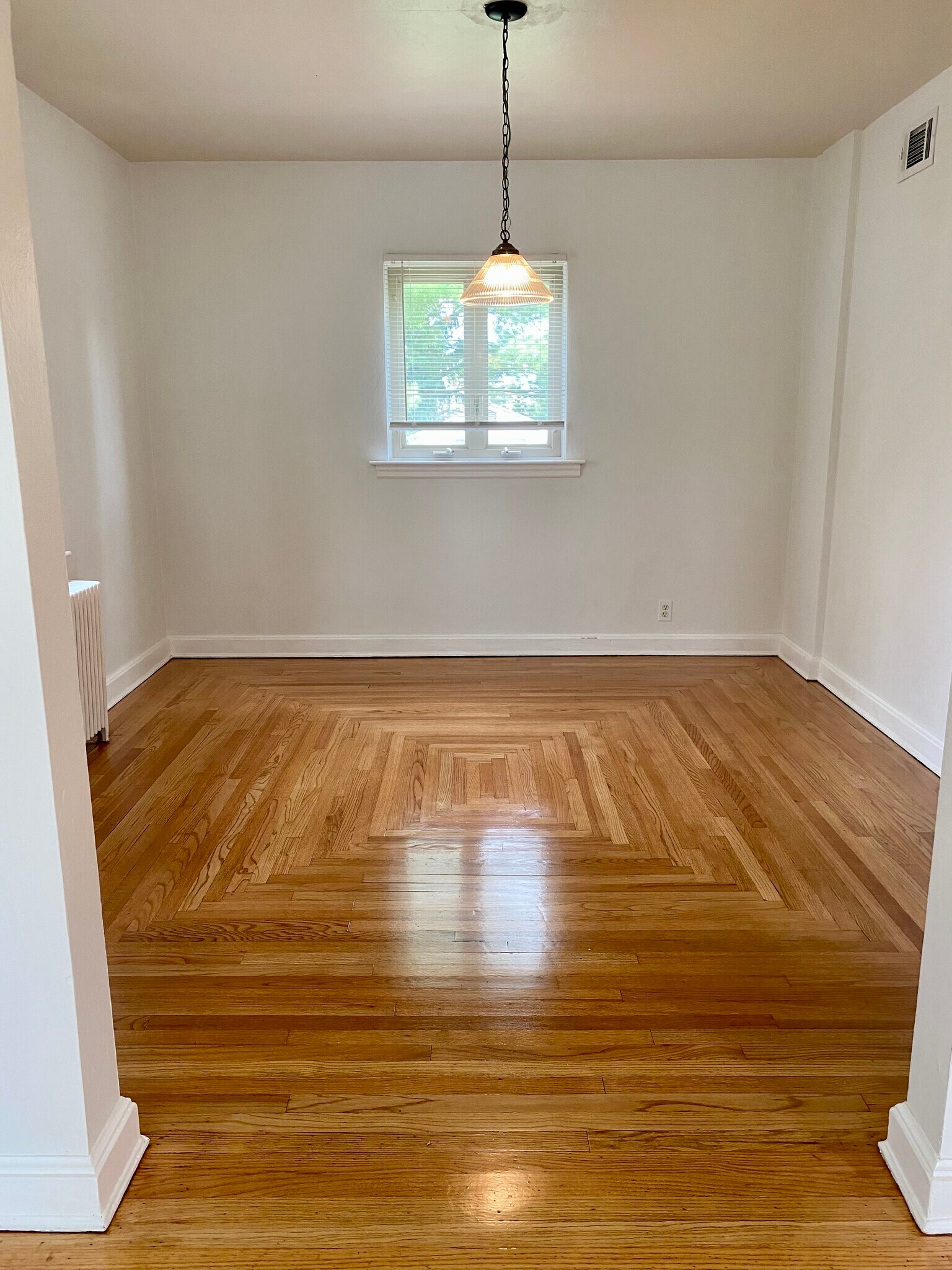 Dining room - 1632 Greenleaf St