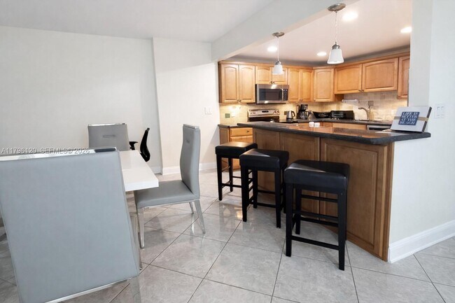 Building Photo - 2101 S Ocean Dr