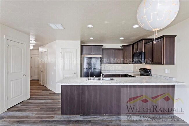 Building Photo - 1140 Seraphim Ct