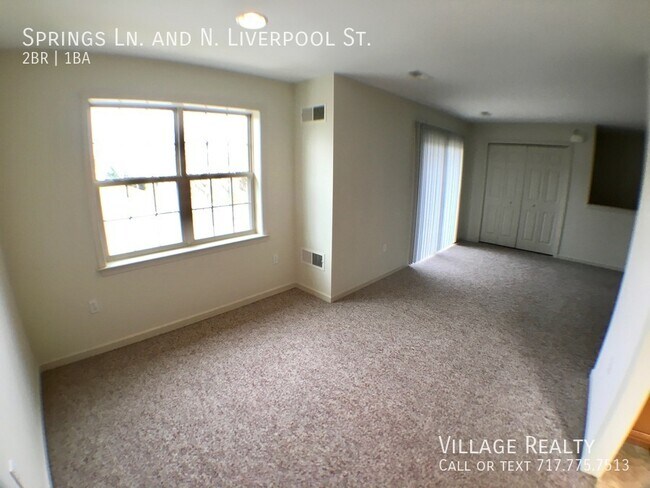 Building Photo - 85 Springs Ln