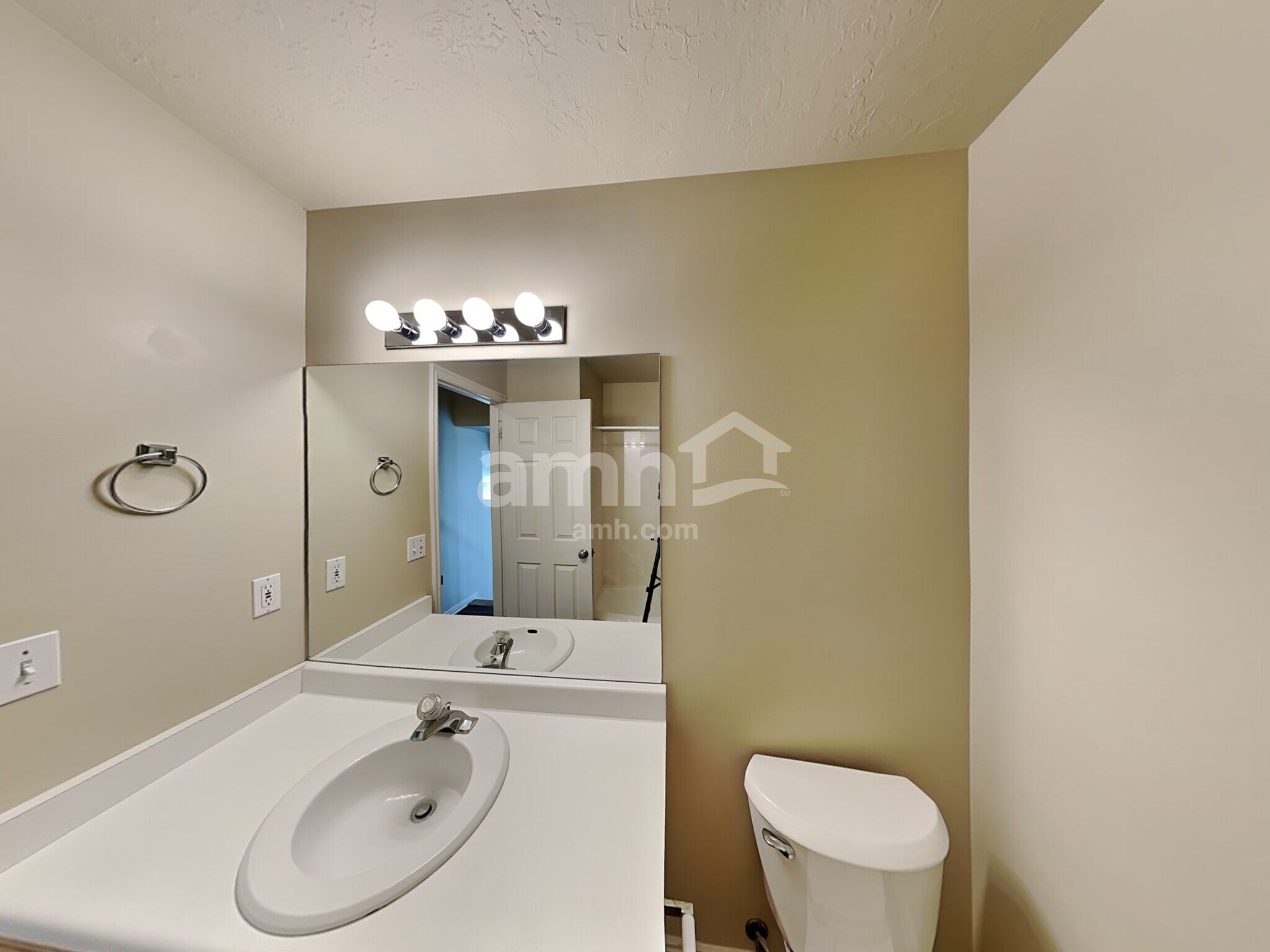 Building Photo - 1109 E 320 S