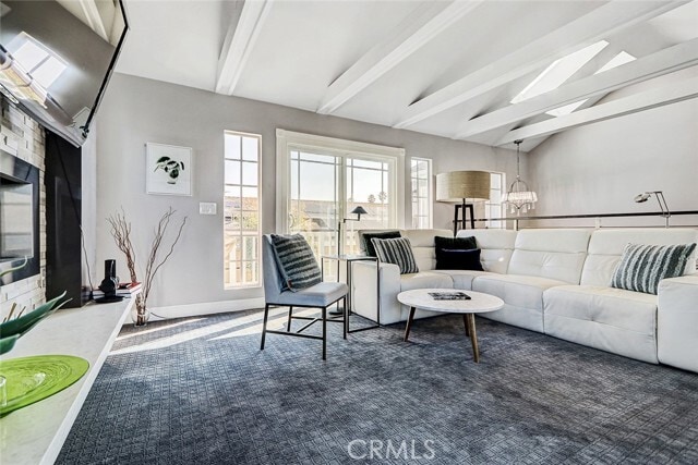 Building Photo - 718 S Broadway