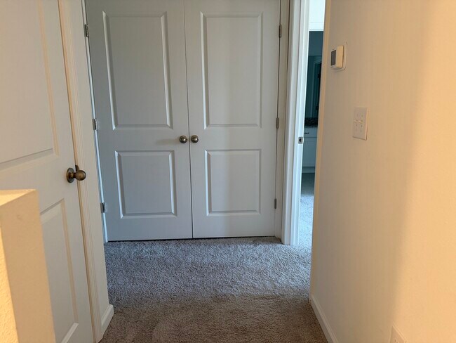 Building Photo - 3353 Vesara Dr