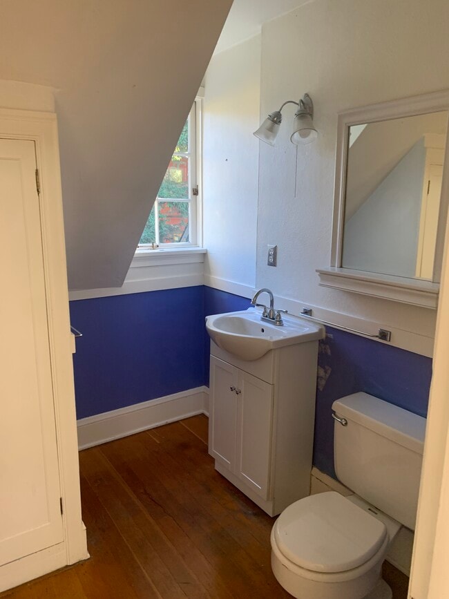 second floor 1/2 bath - 2402 NE 15th Ave