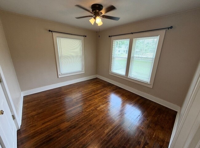 Building Photo - 1404 S Elm St