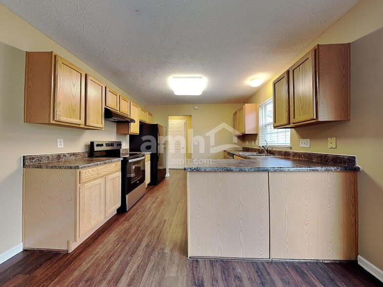 Building Photo - 15 Woodsong Ct