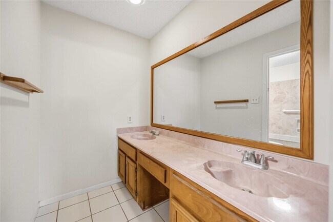 Building Photo - 2210 County Rd 769B