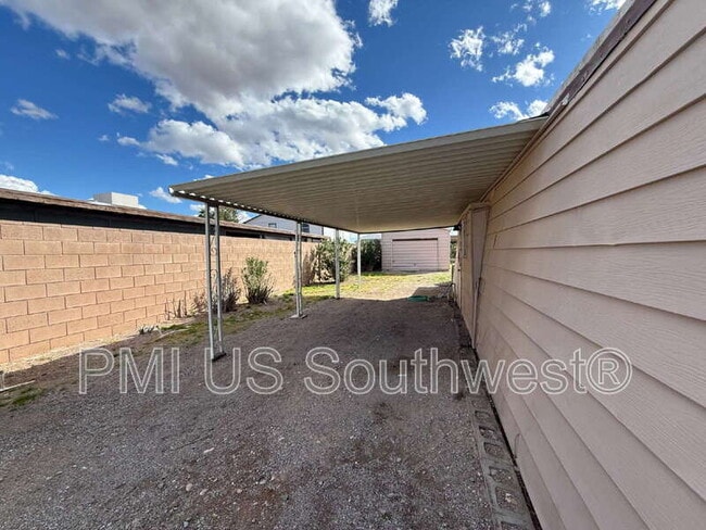 Building Photo - 750 Brill Dr