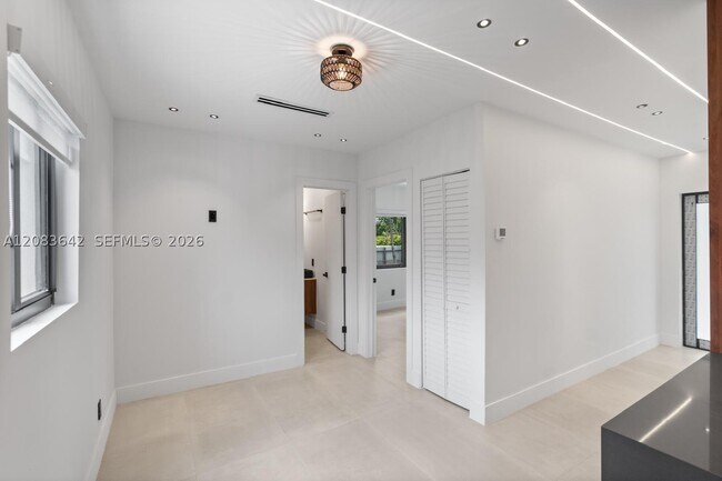 Building Photo - 401 NW 81st St.