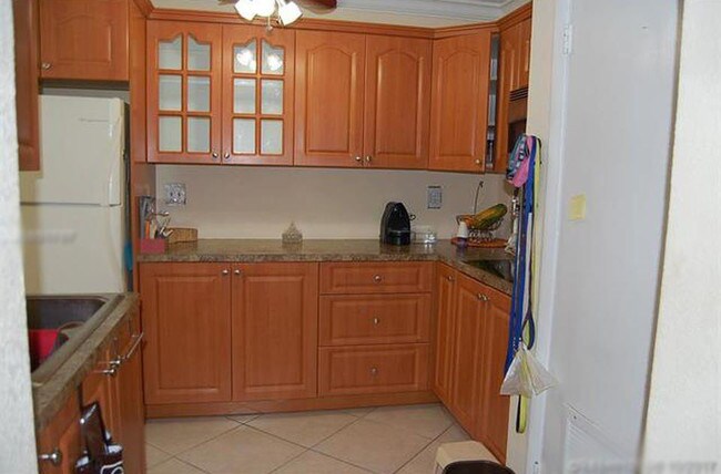 Building Photo - 8149 Lagos De Campo Blvd