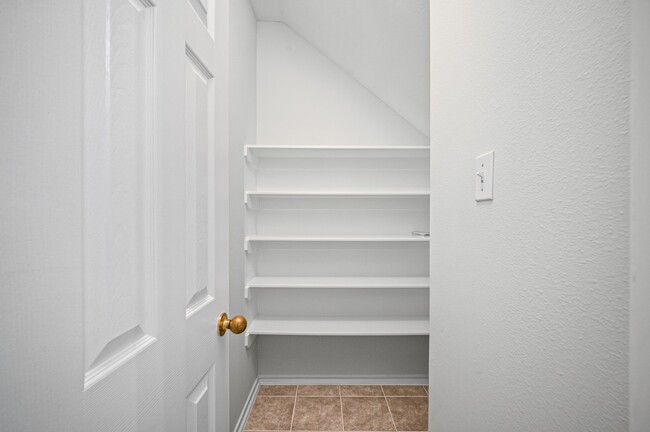 Building Photo - 36 Ledgestone Pl