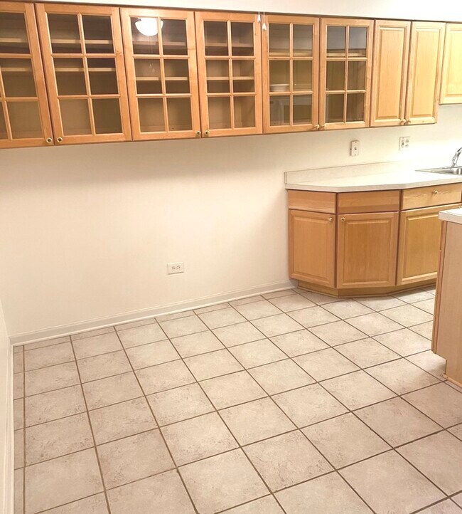 Building Photo - 1519 N Windsor Dr