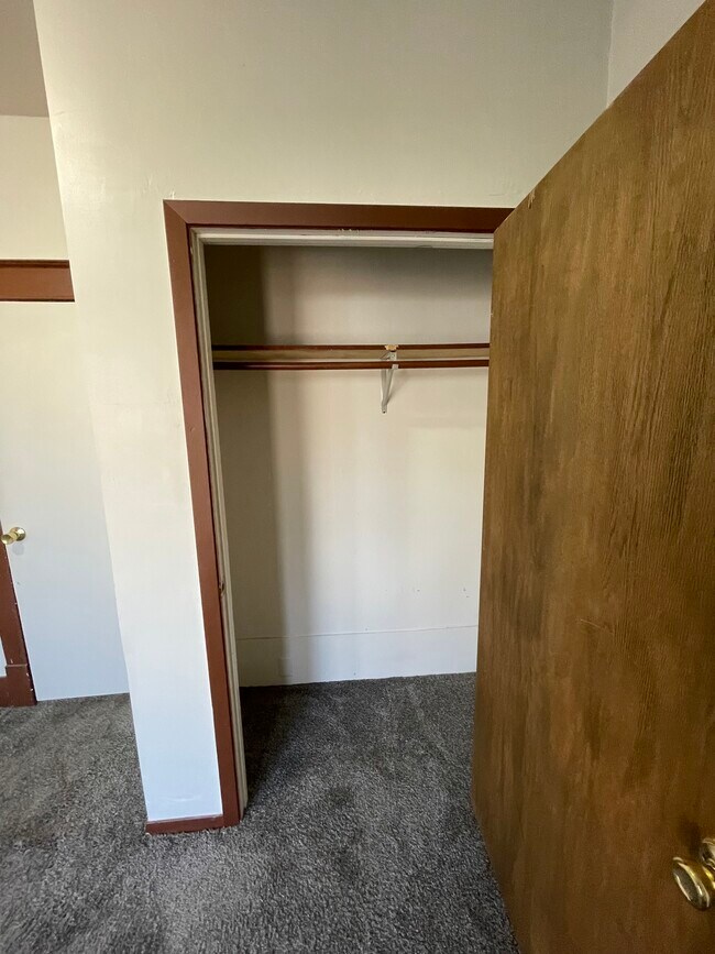 Building Photo - 1305 Merrill Ave