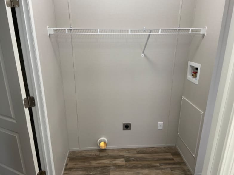 Building Photo - 9859 Shepherd Rd