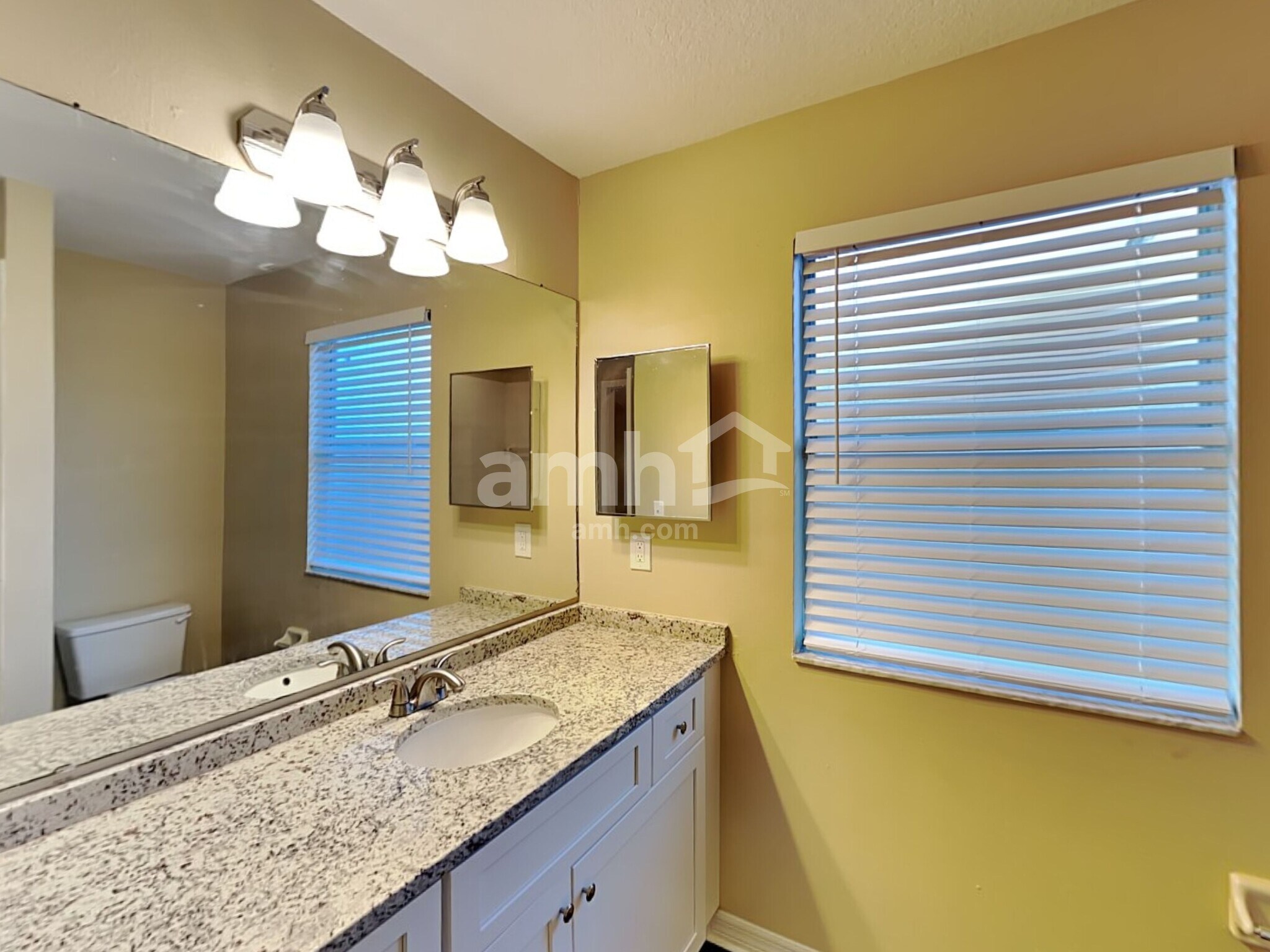 Building Photo - 119 Lancer Oak Dr