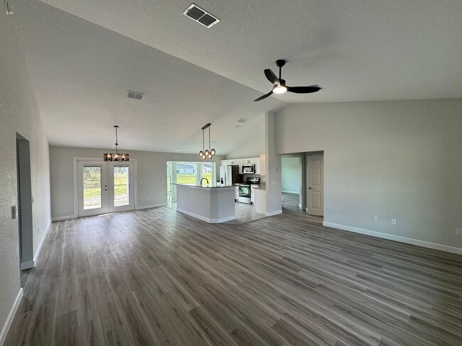 Building Photo - Beautiful 3BR/2BA/2 Car Garage Home!  NO APPLICATION FEE!